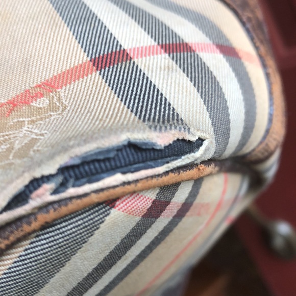 HP🎉Burberry Drawstring Bag🎊 10/21🎉 - Picture 15 of 16